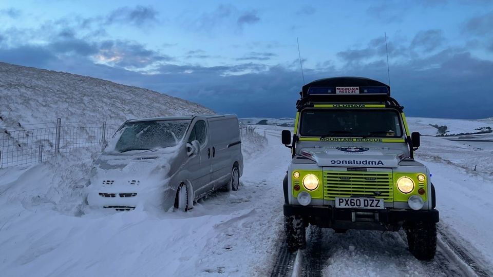 Oldham Mountain Rescue Team join snow patrols