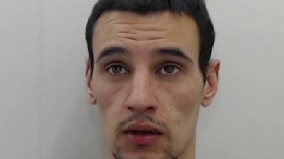 Police appeal after wanted man escapes from hospital