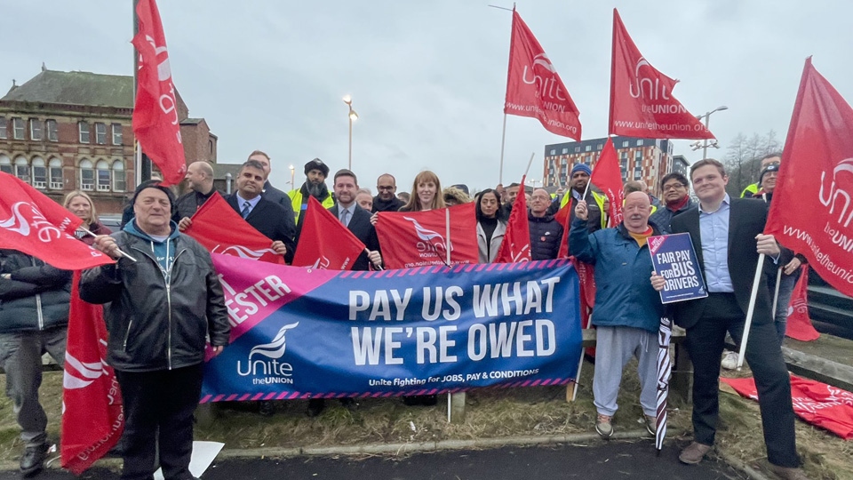 Oldham's MPs in show of support for striking bus drivers