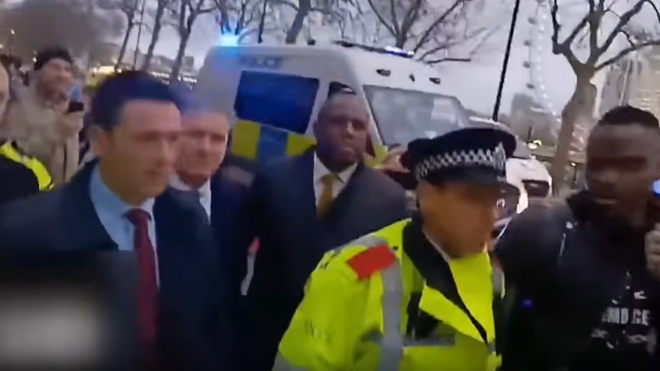 Council leader 'in tears' at Keir Starmer mob intimidation video