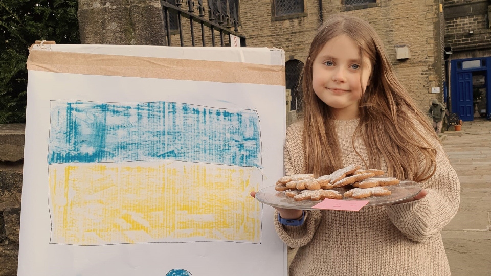 Chloe's cake sale for Ukraine