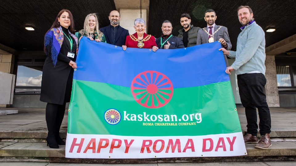 Oldham marks International Roma Day at Civic Centre