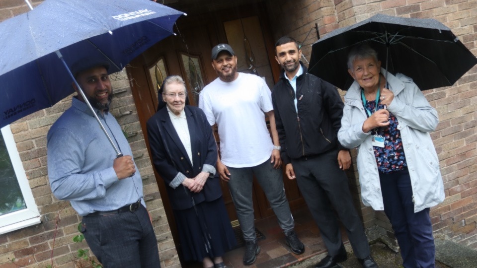 Abbey Hills volunteers bring community together to tackle fly-tipping