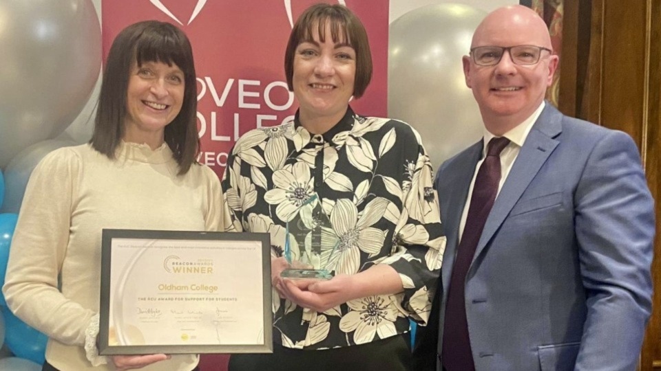 Oldham College wins prestigious Beacon Award for innovative work supporting students