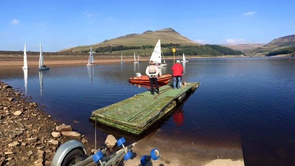 Discover sailing at Dovestone