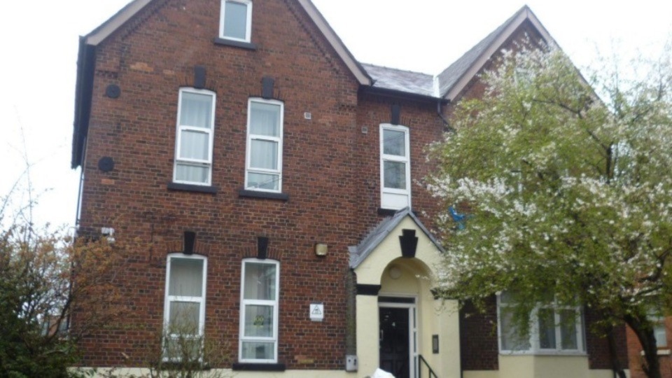 ‘Uncomfortably cramped’ housing for homeless people should be rejected
