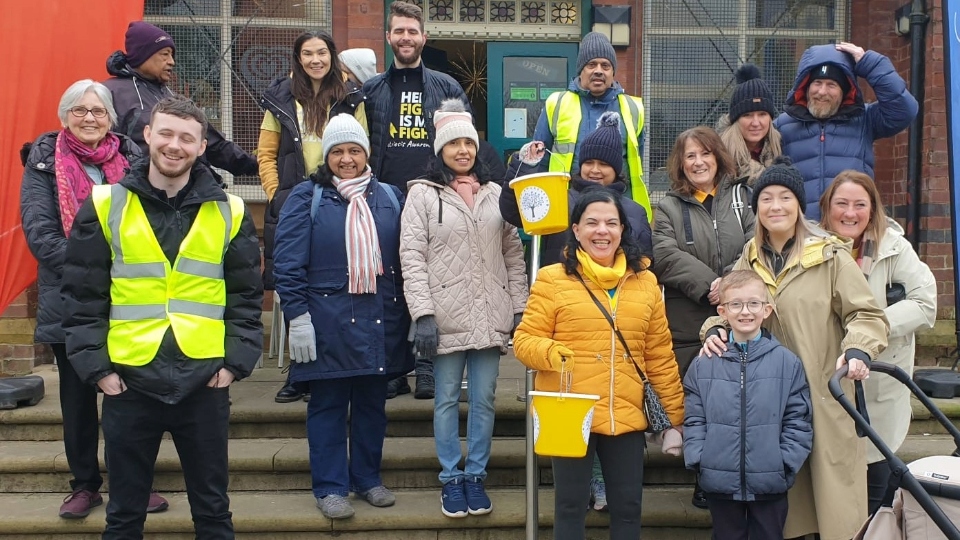 Oldham walkers help raise awareness of endometriosis