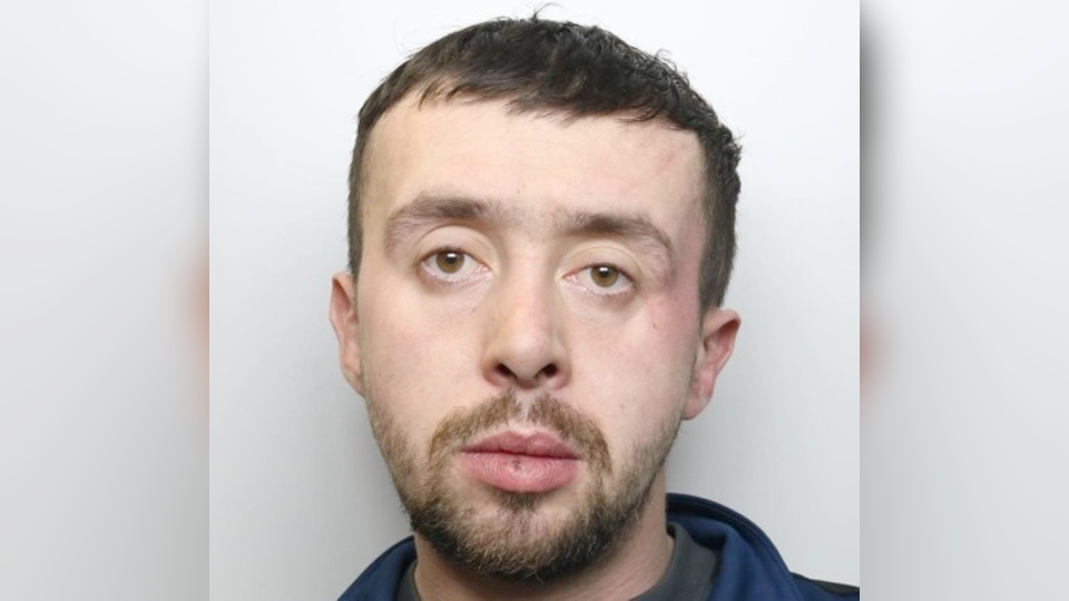 Man wanted for shoplifting in Oldham town centre