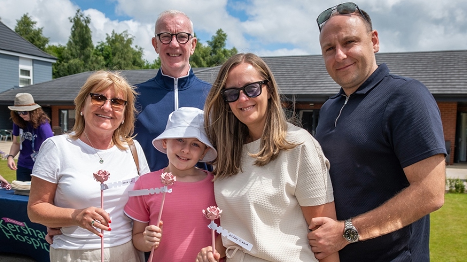 Hospice’s Rose to Remember appeal raises over £13,000