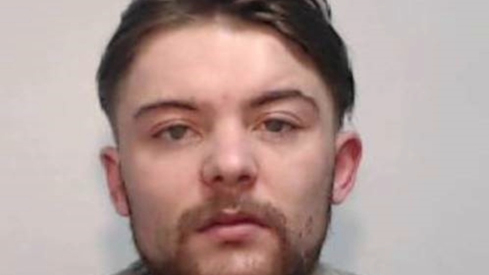 Man wanted on recall to prison has links to Oldham
