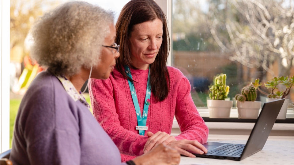 Free specialist dementia clinics coming to Oldham during World Alzheimer's Month
