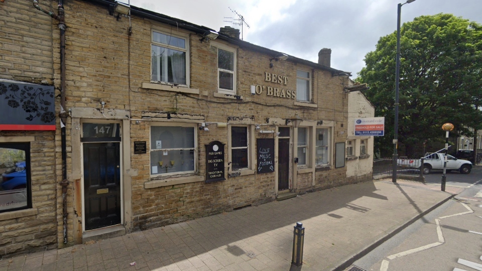Old pub in Mossley could be transformed into flats following its closure last year