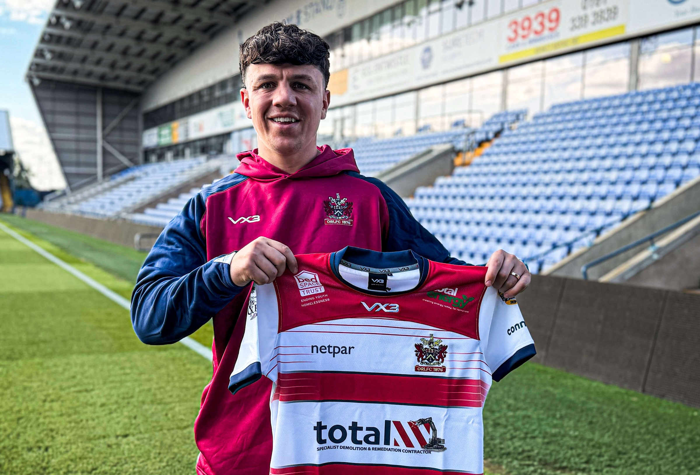 Roughyeds sign Reiss Butterworth on a two-year deal